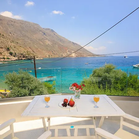 Hotel apartamentowy Molos Loutro