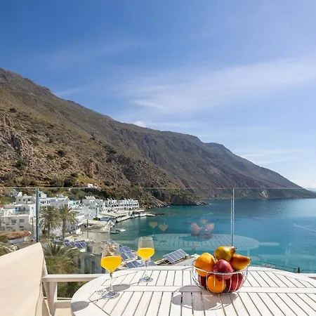 Molos Lägenhetshotell Loutro