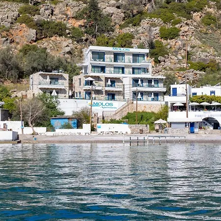 Molos Lägenhetshotell Loutro
