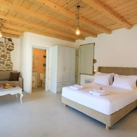 Molos Loutro
